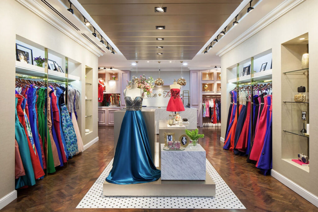 retail clothing racks display with double rail and vertical space usage